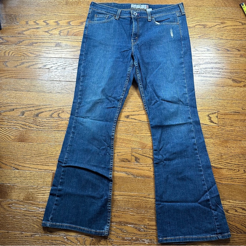 LEVIS Women’s 519 Flare Jeans